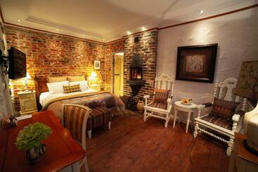 Paul S Fantasia Boutique Suites