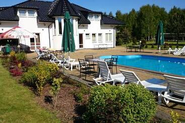 پانسیون Brydar With Sauna, Swimming Pool And Jacuzzi