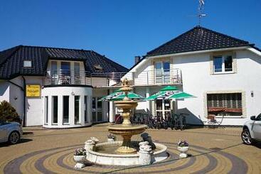 پانسیون Brydar With Sauna, Swimming Pool And Jacuzzi