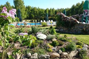 پانسیون Brydar With Sauna, Swimming Pool And Jacuzzi