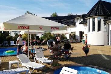 پانسیون Brydar With Sauna, Swimming Pool And Jacuzzi