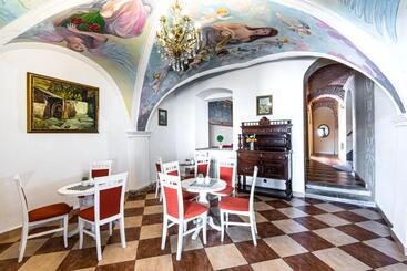Rynek 7   Apartamenty