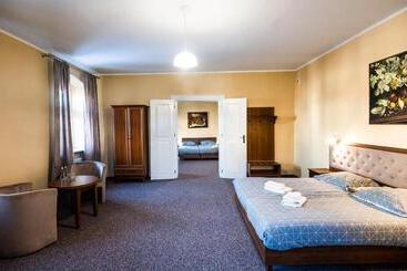 Rynek 7   Apartamenty