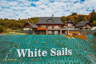 White Sails Solina
