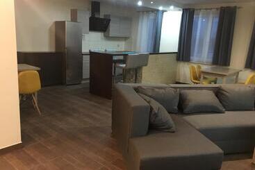 تختخواب و صبحانه Dask Resort