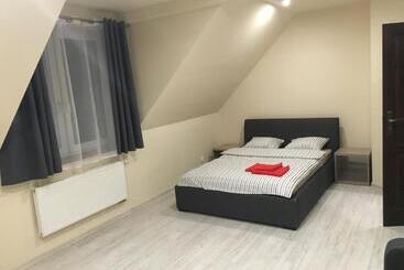تختخواب و صبحانه Dask Resort