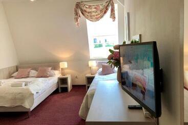تختخواب و صبحانه Villa Antica
