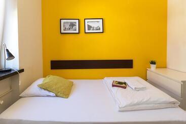 Hello Hostel & Apartments