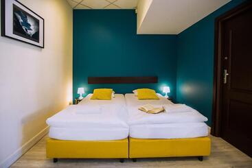 Hello Hostel & Apartments