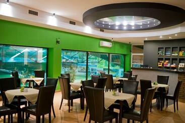 فندق Centrum