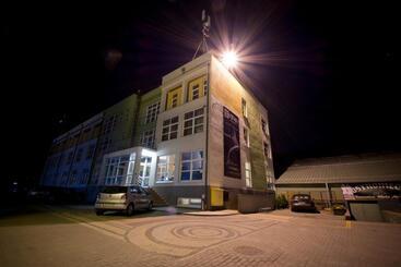 فندق Centrum
