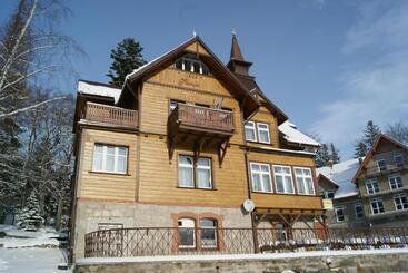 پانسیون Willa Nimfa   Pokoje I Apartamenty W Centrum