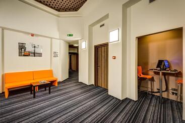 Planet Hostel