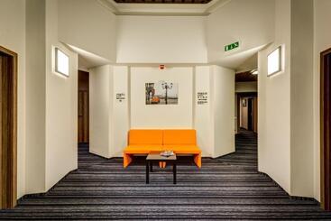 Planet Hostel