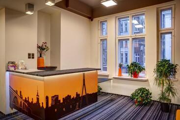 Planet Hostel