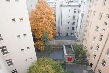 Planet Hostel