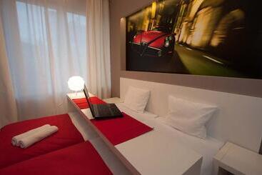 Planet Hostel