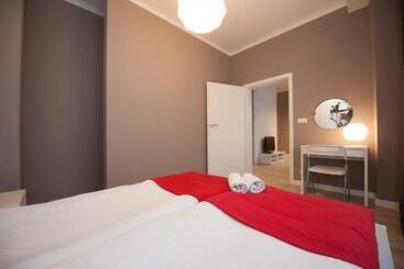 Planet Hostel