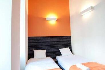 Planet Hostel