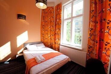 Planet Hostel