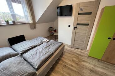 هاستل Pod Gromadzyniem Resort