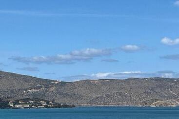 هتل Elounda Colour Apartments