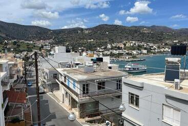 هتل Elounda Colour Apartments