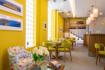 هتل Elounda Colour Apartments