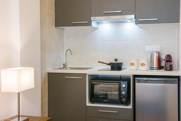 هتل Elounda Colour Apartments