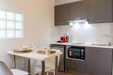 هتل Elounda Colour Apartments