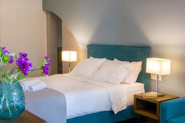 هتل Elounda Colour Apartments