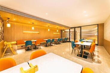 Hanting Hotel Qingdao Badaguan Taipingjiao Park Metro Station