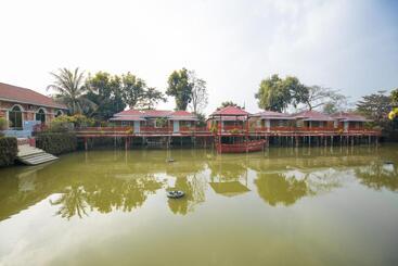 Shaira Garden Hotel & Resorts
