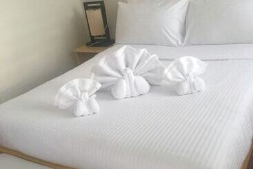Shore Time Hotel Javier Leyte