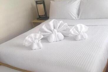 Shore Time Hotel Javier Leyte