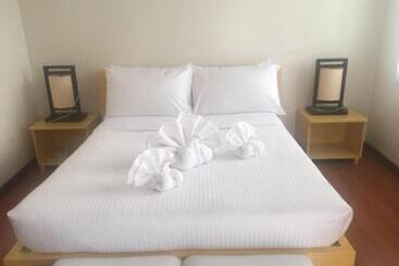 Shore Time Hotel Javier Leyte