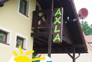 پانسیون Willa Axla Z Werandą Ogrodem I Parkingiem