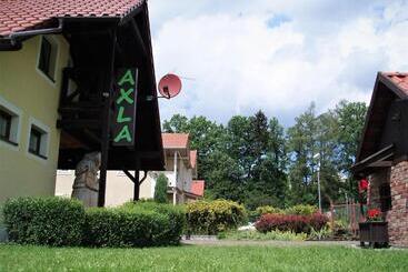 پانسیون Willa Axla Z Werandą Ogrodem I Parkingiem