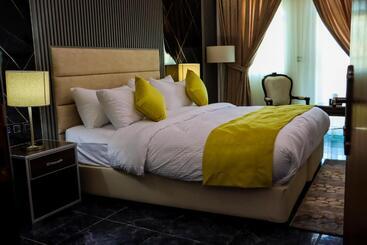 The Rn Hotels