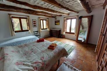تختخواب و صبحانه Casa De Alguaztar
