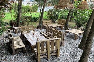 تختخواب و صبحانه Casa Skema Garden