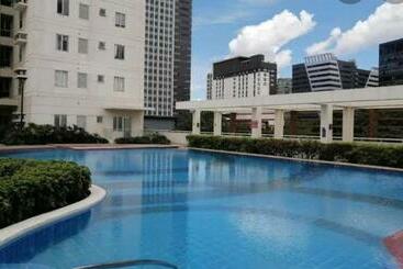 Fully Furnished Condo In Avida Tower It Park Cebu City