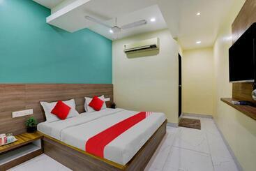 Flagship Hotel Royal Plus