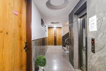Fabhotel Grand Villa