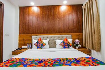 Fabhotel Grand Villa