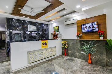 Fabhotel Grand Villa