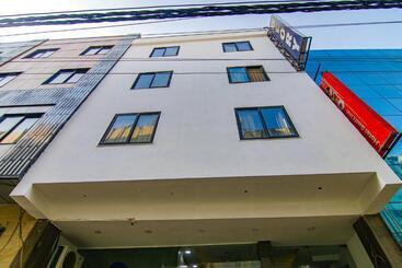 Fabhotel Grand Villa