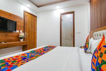 Fabhotel Grand Villa