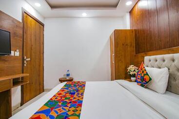 Fabhotel Grand Villa