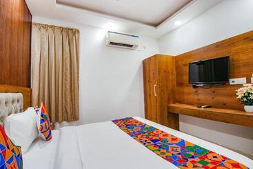 Fabhotel Grand Villa